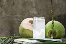 Membandingkan Khasiat Dari Kelapa Muda Dan Kelapa Tua